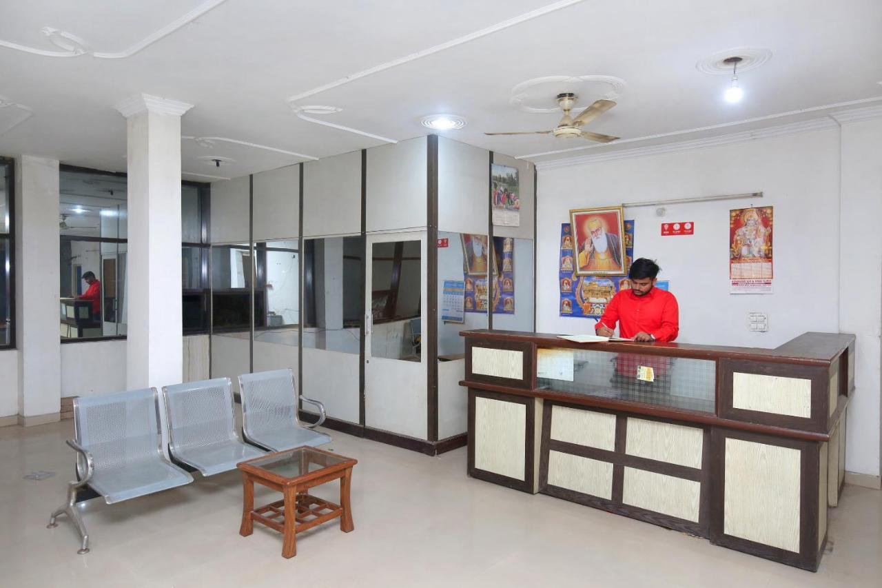 Oyo 24423 Hotel Royal Sohāna エクステリア 写真