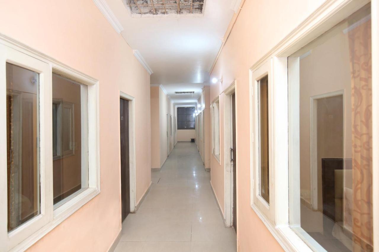 Oyo 24423 Hotel Royal Sohāna エクステリア 写真