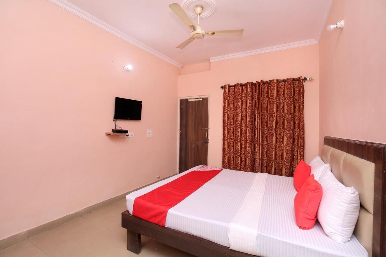 Oyo 24423 Hotel Royal Sohāna エクステリア 写真