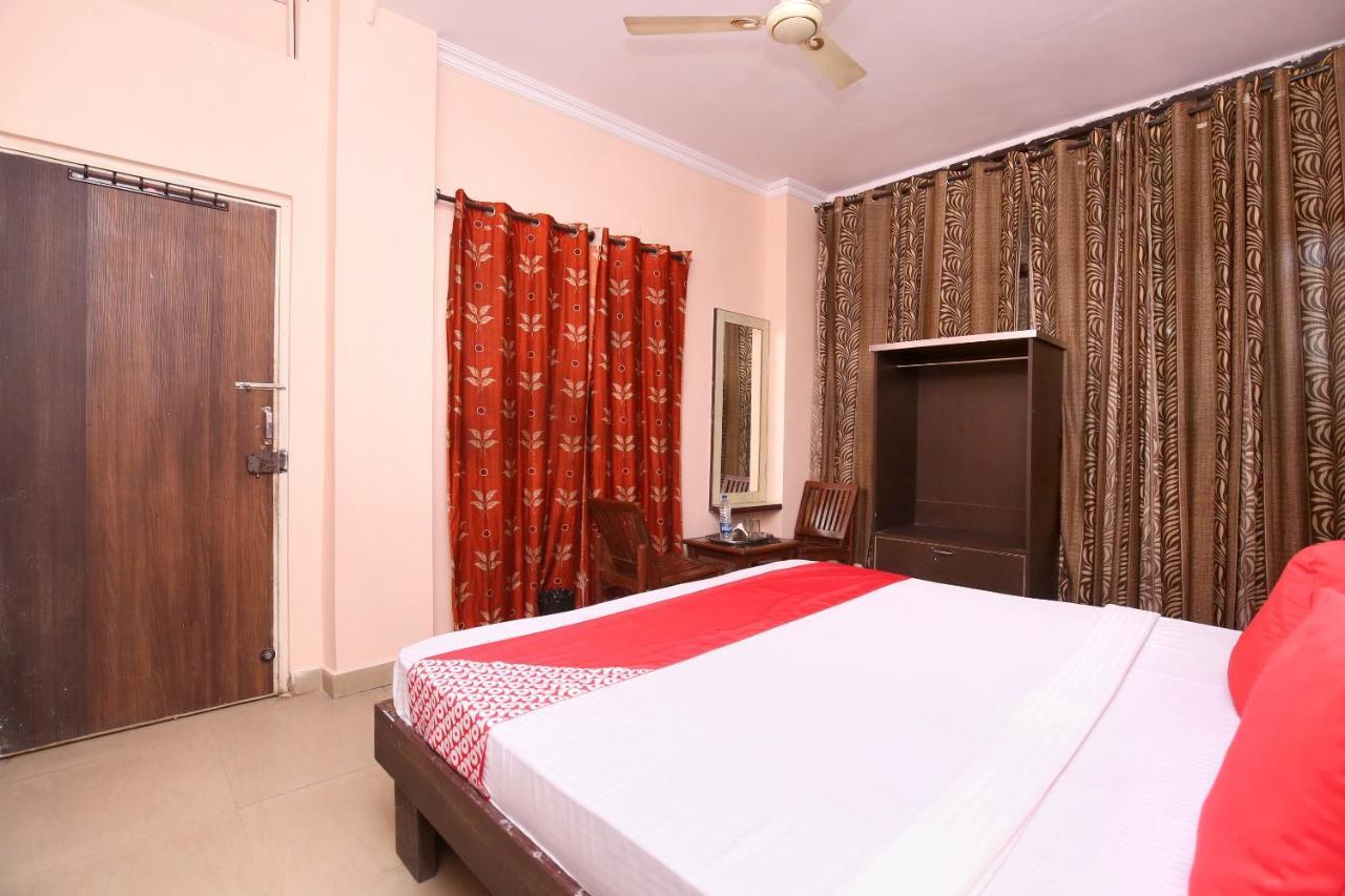 Oyo 24423 Hotel Royal Sohāna エクステリア 写真