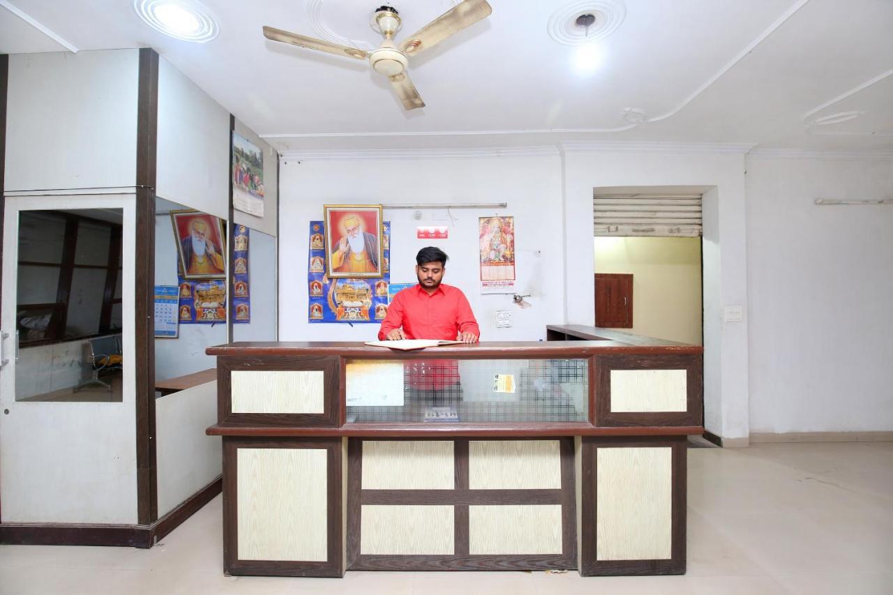Oyo 24423 Hotel Royal Sohāna エクステリア 写真
