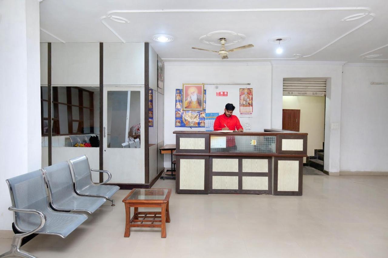 Oyo 24423 Hotel Royal Sohāna エクステリア 写真