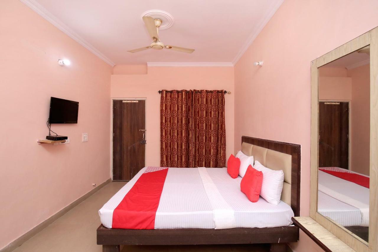 Oyo 24423 Hotel Royal Sohāna エクステリア 写真